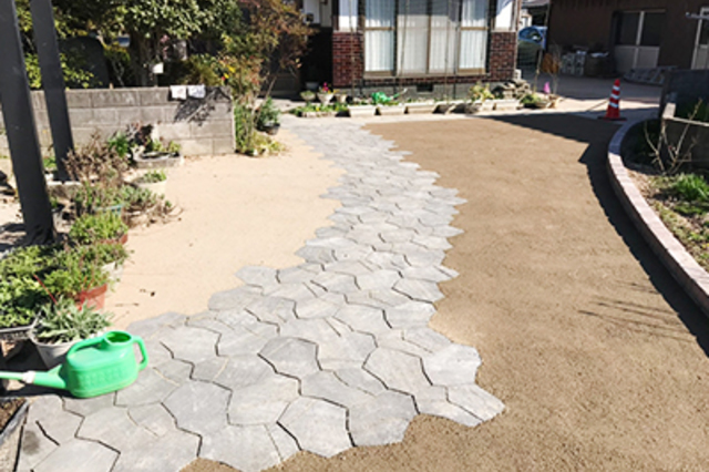 S様宅 玄関アプローチの画像